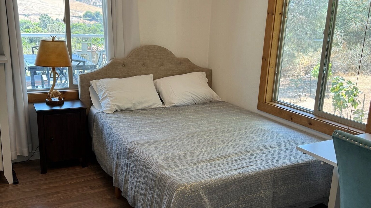 Photo of Bedroom in Kernville