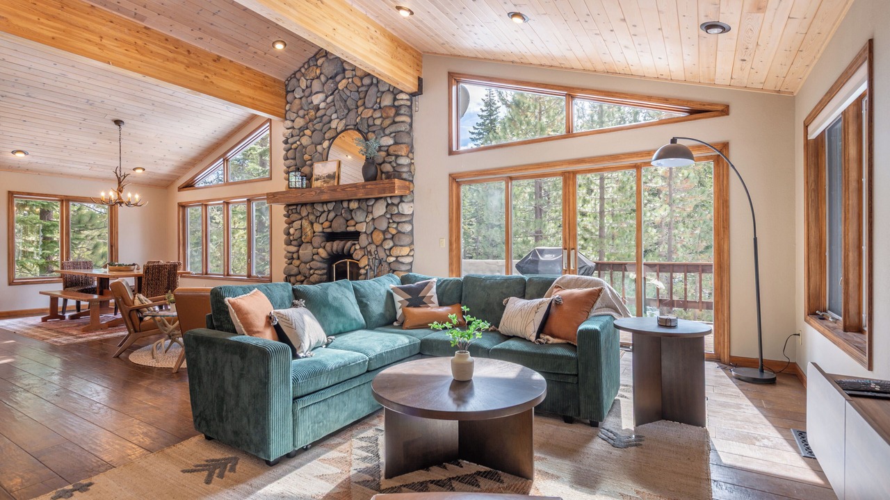 Photo of Livingroom in Kingswood Estates