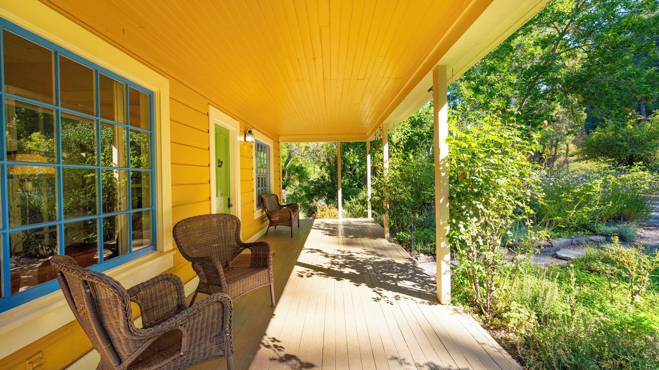 Photo of Patio Balcony in Anderson Valley