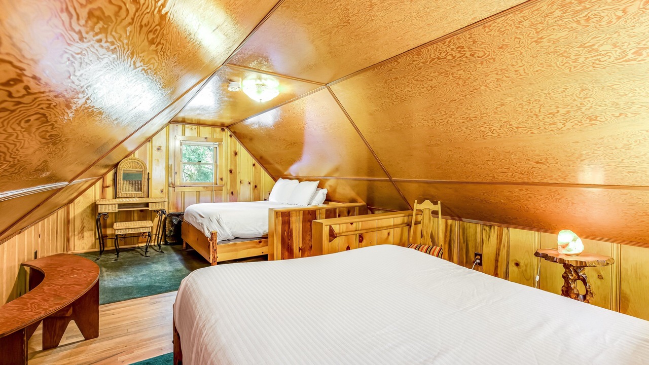Photo of Bedroom in Idyllwild