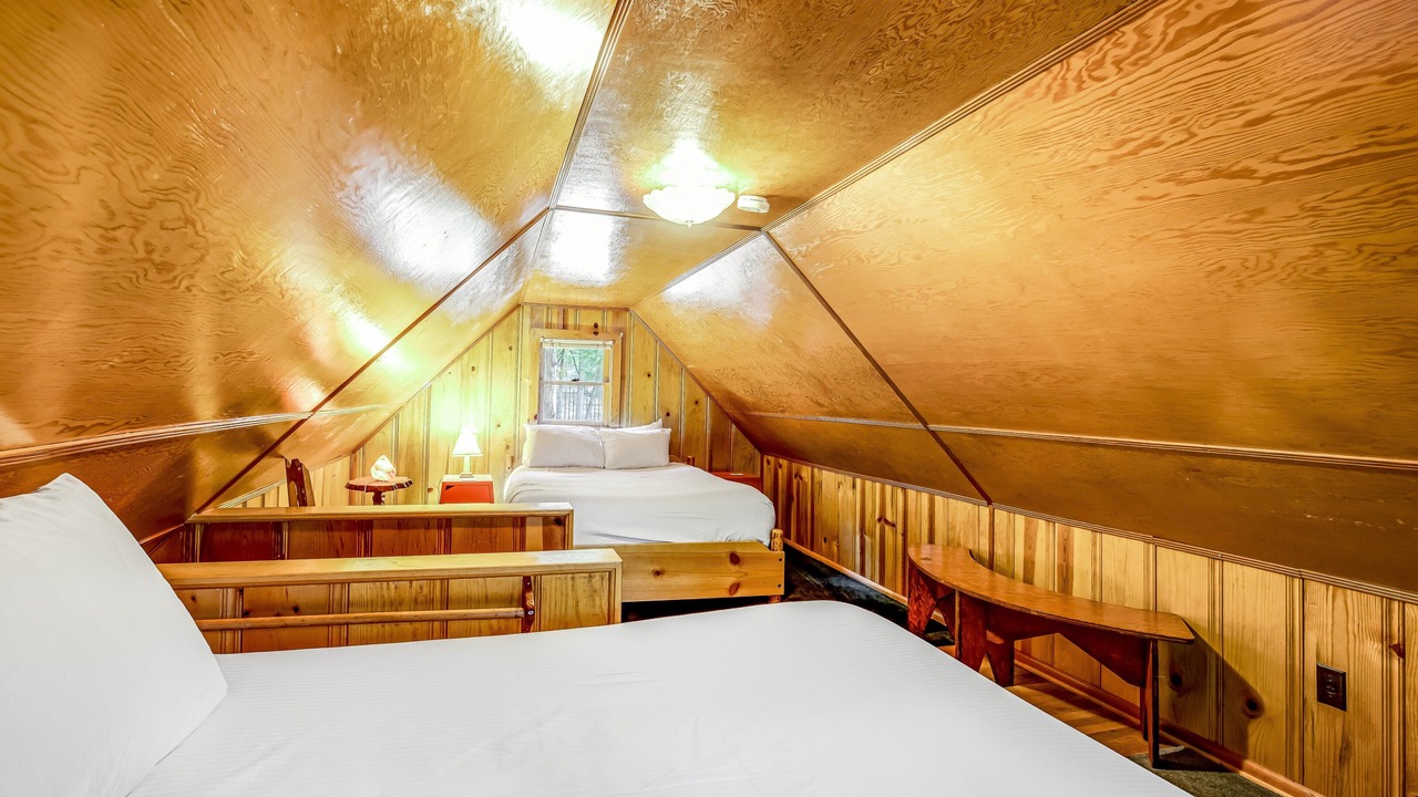 Photo of Bedroom in Idyllwild