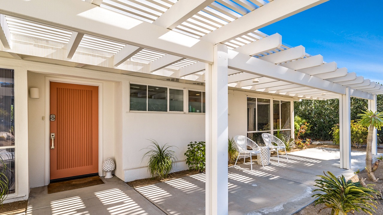 Photo of Patio Balcony in Magnesia Falls Cove