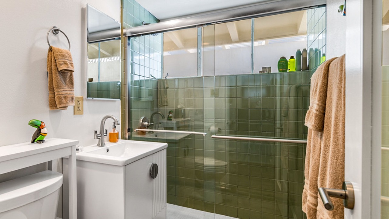 Photo of Bathroom in Magnesia Falls Cove