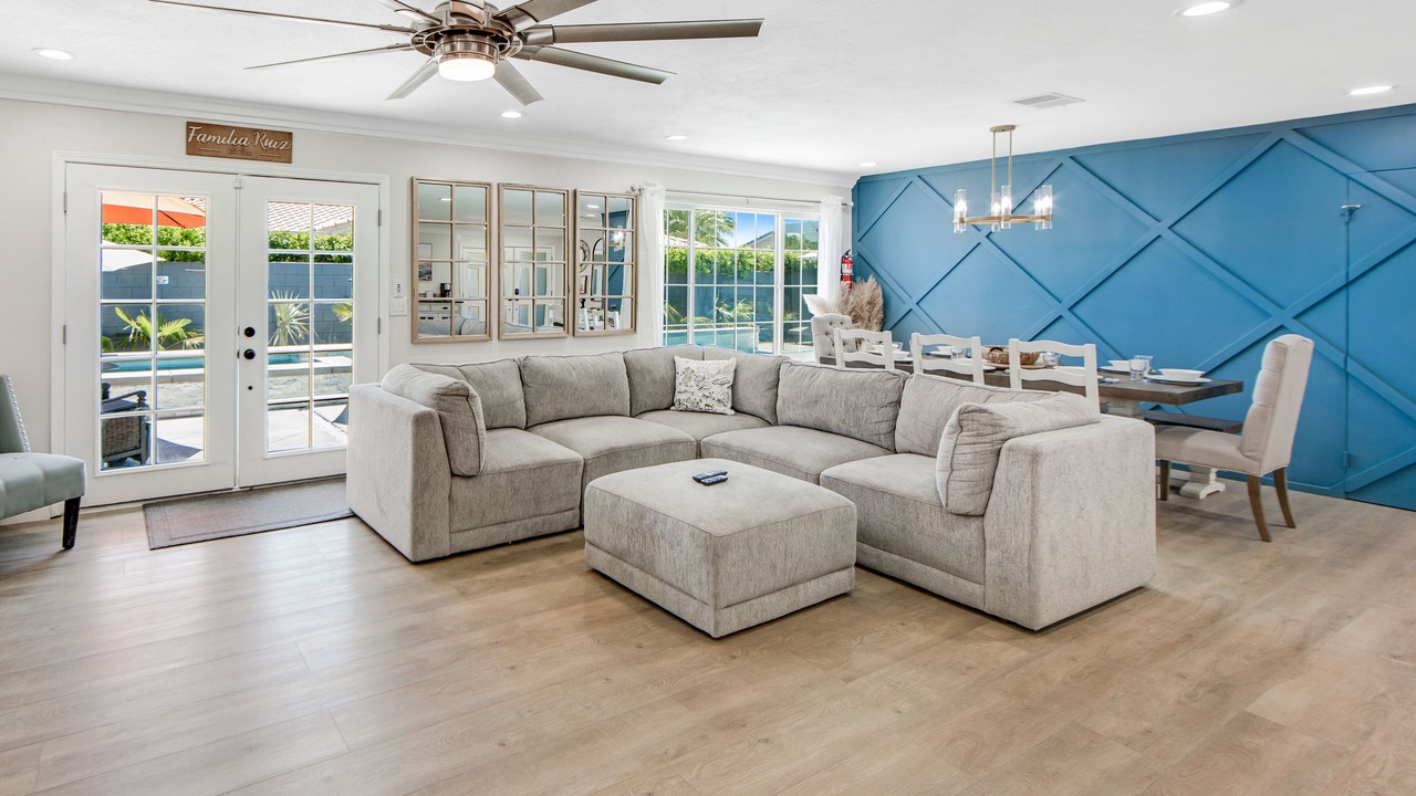 Photo of Livingroom in Desert Park Estates