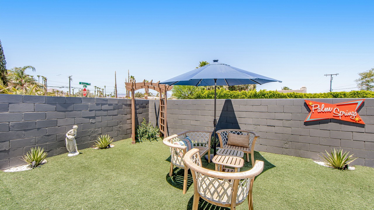 Photo of Outdoor in Desert Park Estates
