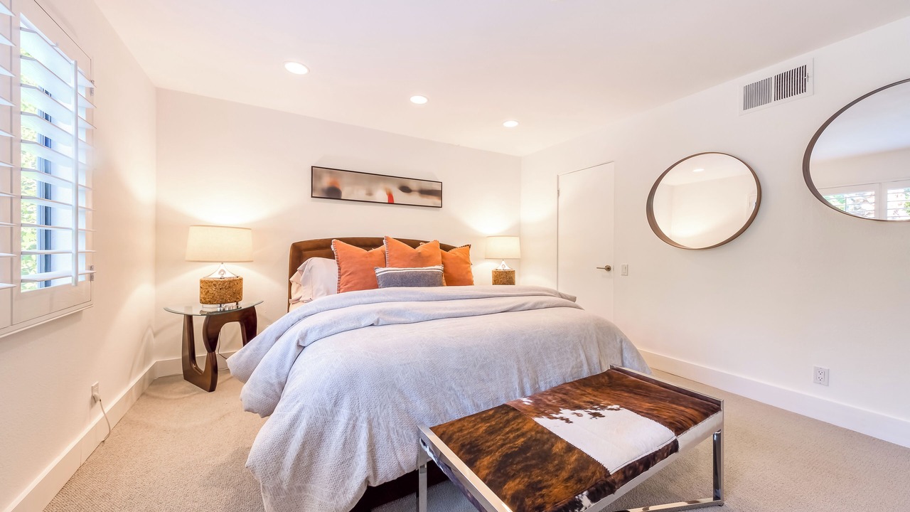 Photo of Bedroom in The Movie Colony