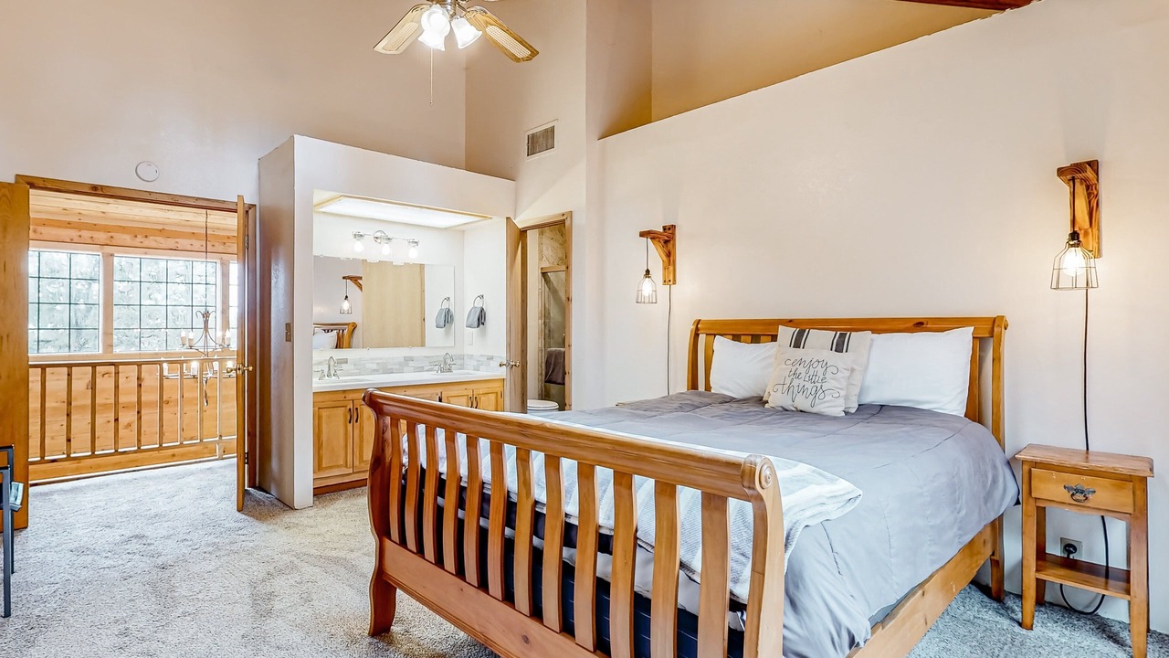 Photo of Bedroom in Idyllwild
