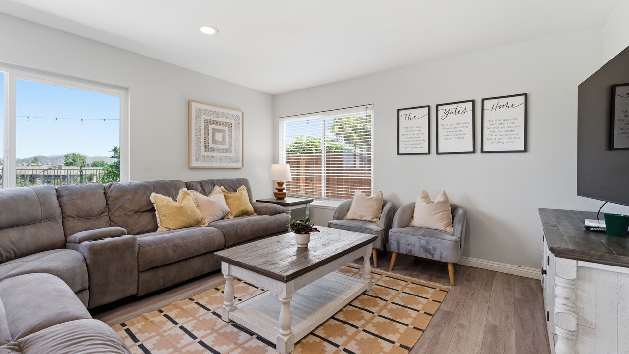 Photo of Livingroom in Mira Mesa