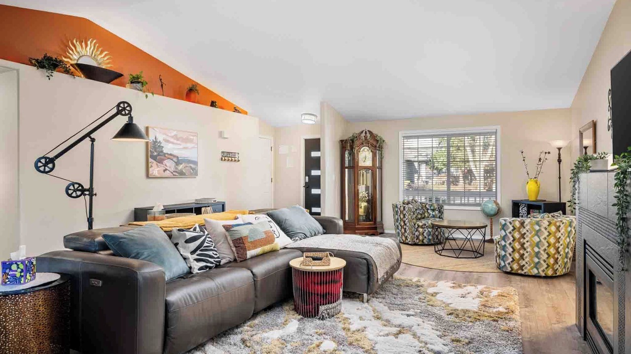 Photo of Livingroom in Evergreen