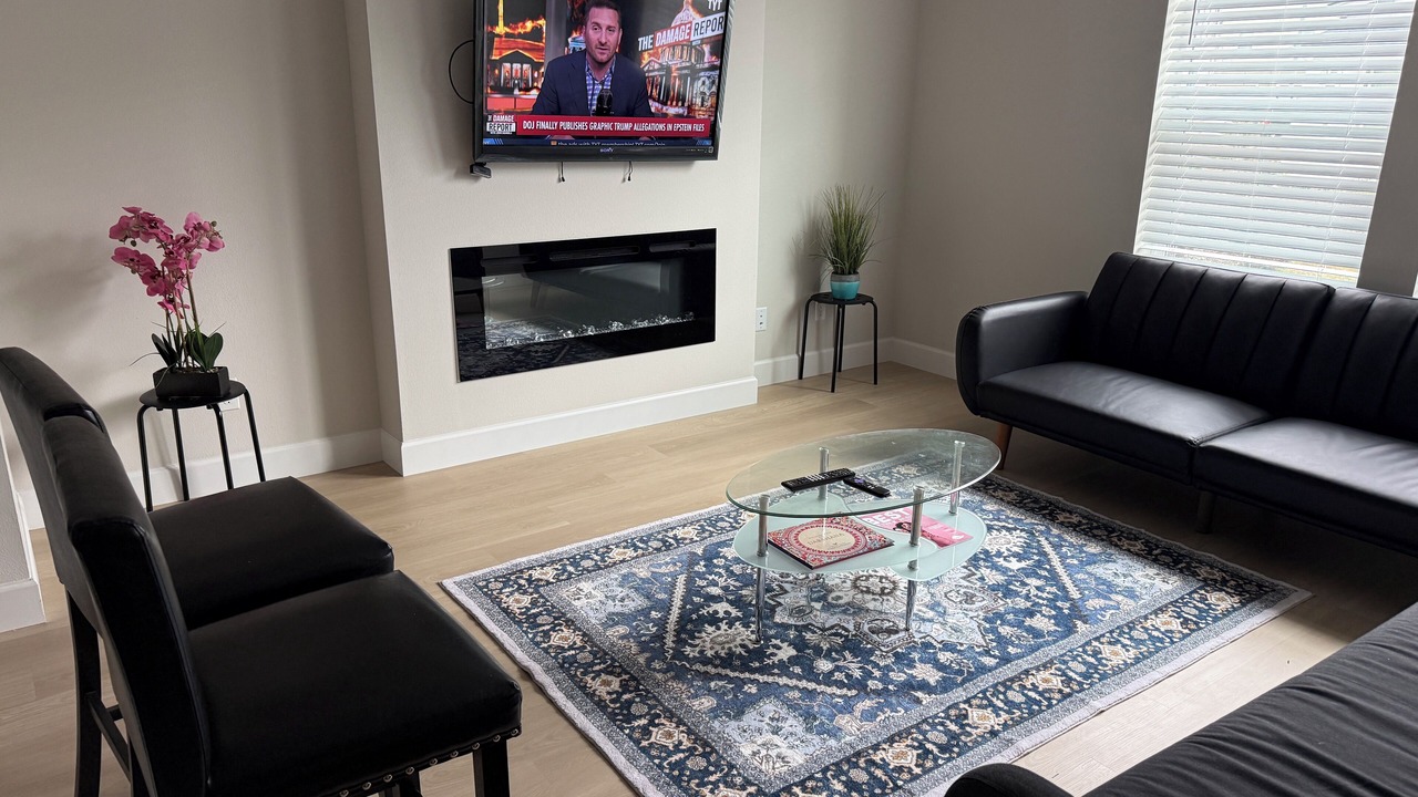 Photo of Livingroom in Hillsboro