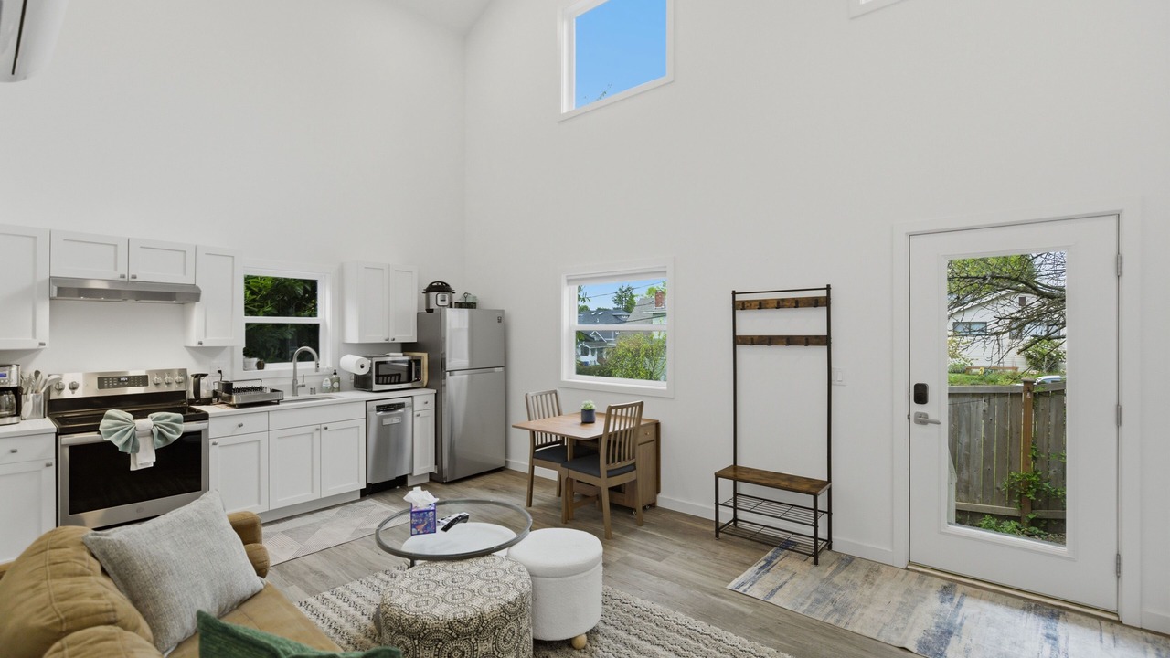 Photo of Livingroom in Central District