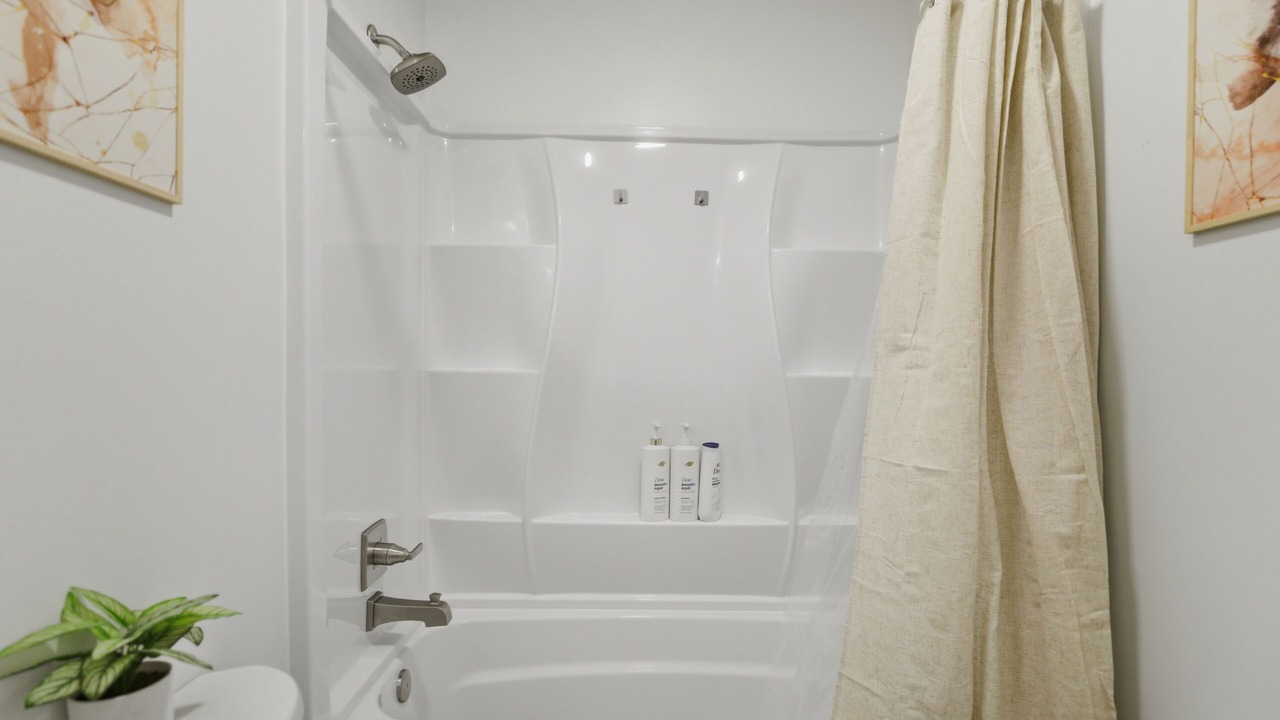 Photo of Bathroom in Central District