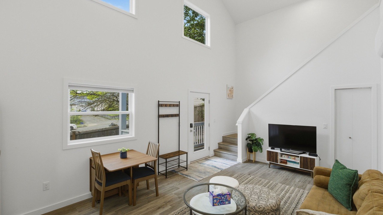 Photo of Livingroom in Central District