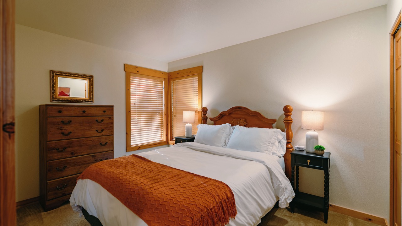 Photo of Bedroom in Klamath Falls