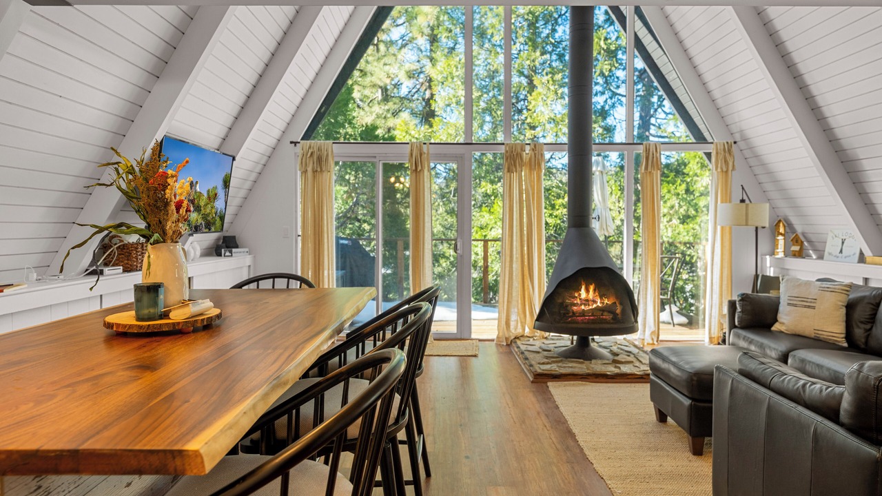 Photo of Livingroom in Arrowbear Lake