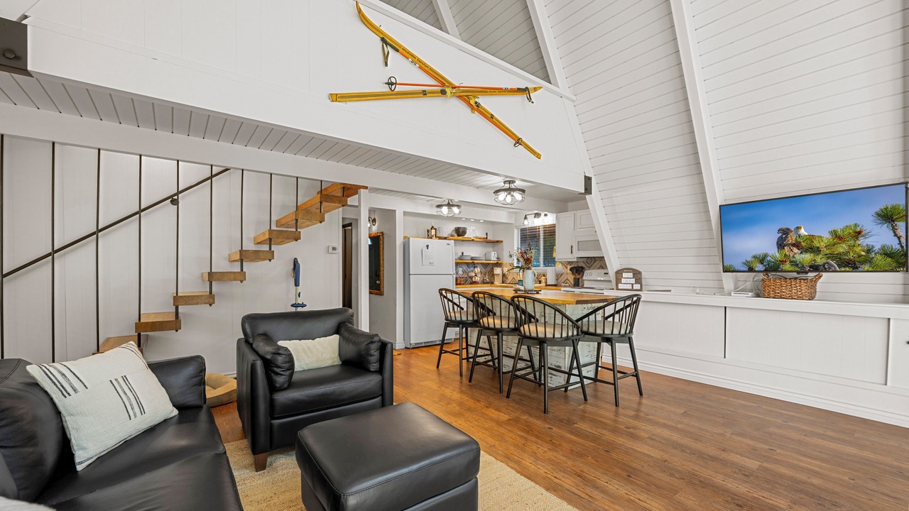 Photo of Livingroom in Arrowbear Lake