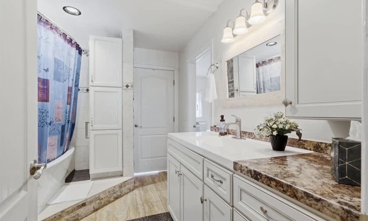 Photo of Bathroom in Townsite