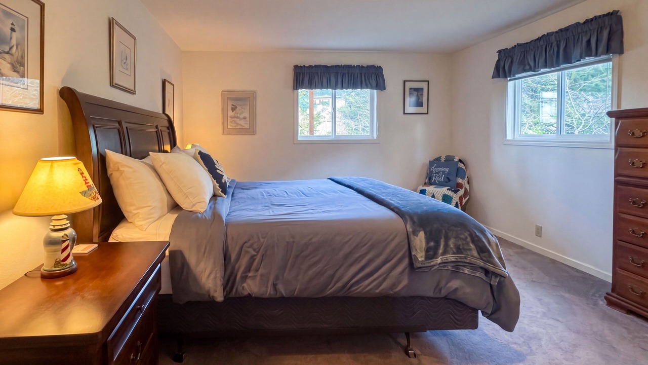Photo of Bedroom in Coos Bay