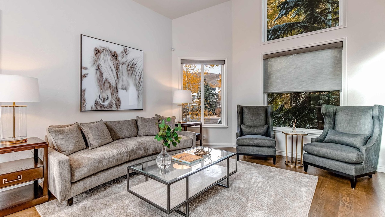 Photo of Livingroom in Summit Park