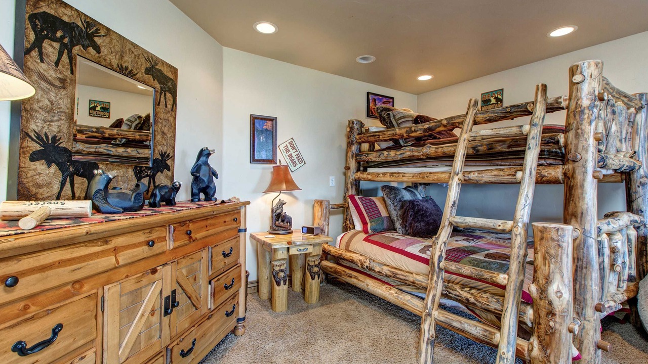 Photo of Bedroom in Summit Park