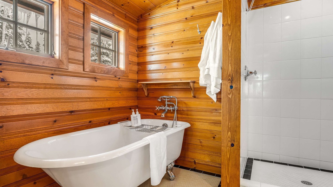Photo of Bathroom in Serene Lakes
