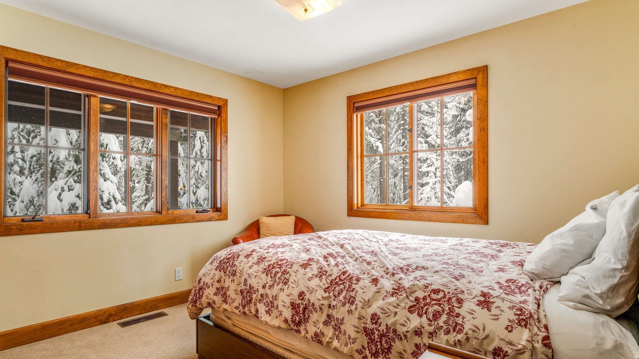 Photo of Bedroom in Serene Lakes