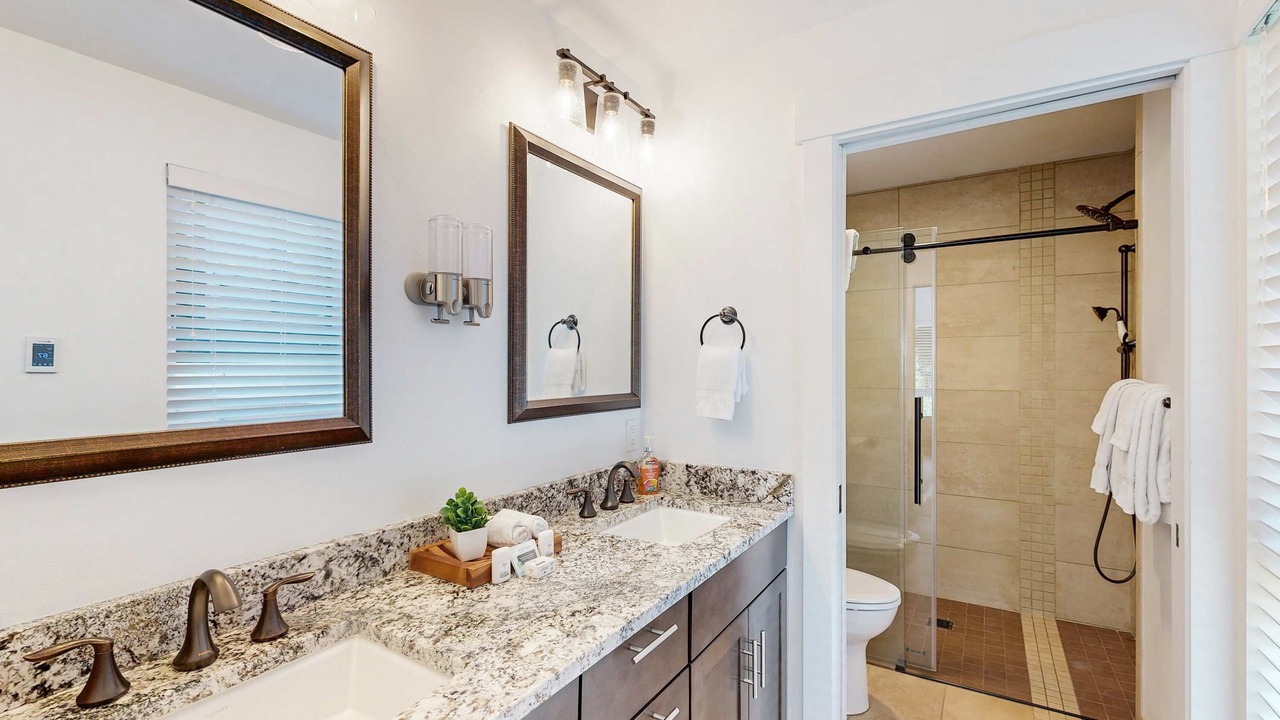 Photo of Bathroom in Gold Beach