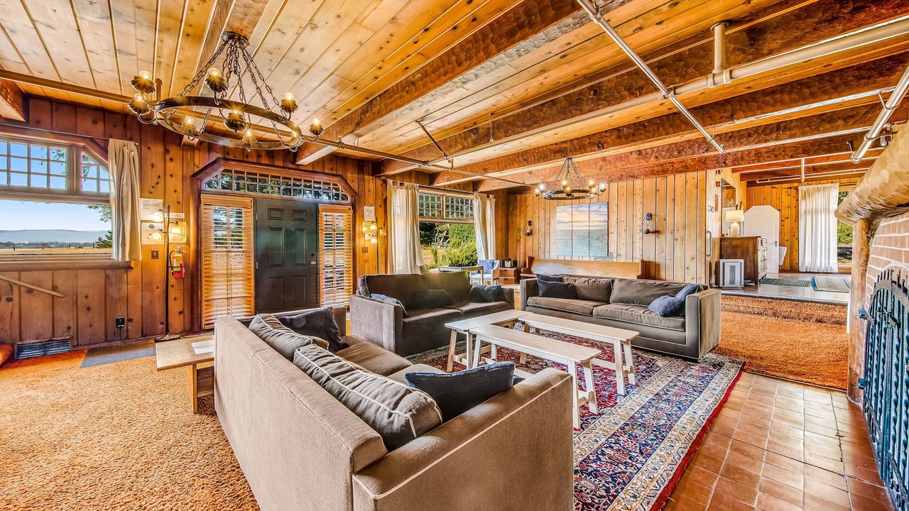 Photo of Livingroom in Gearhart