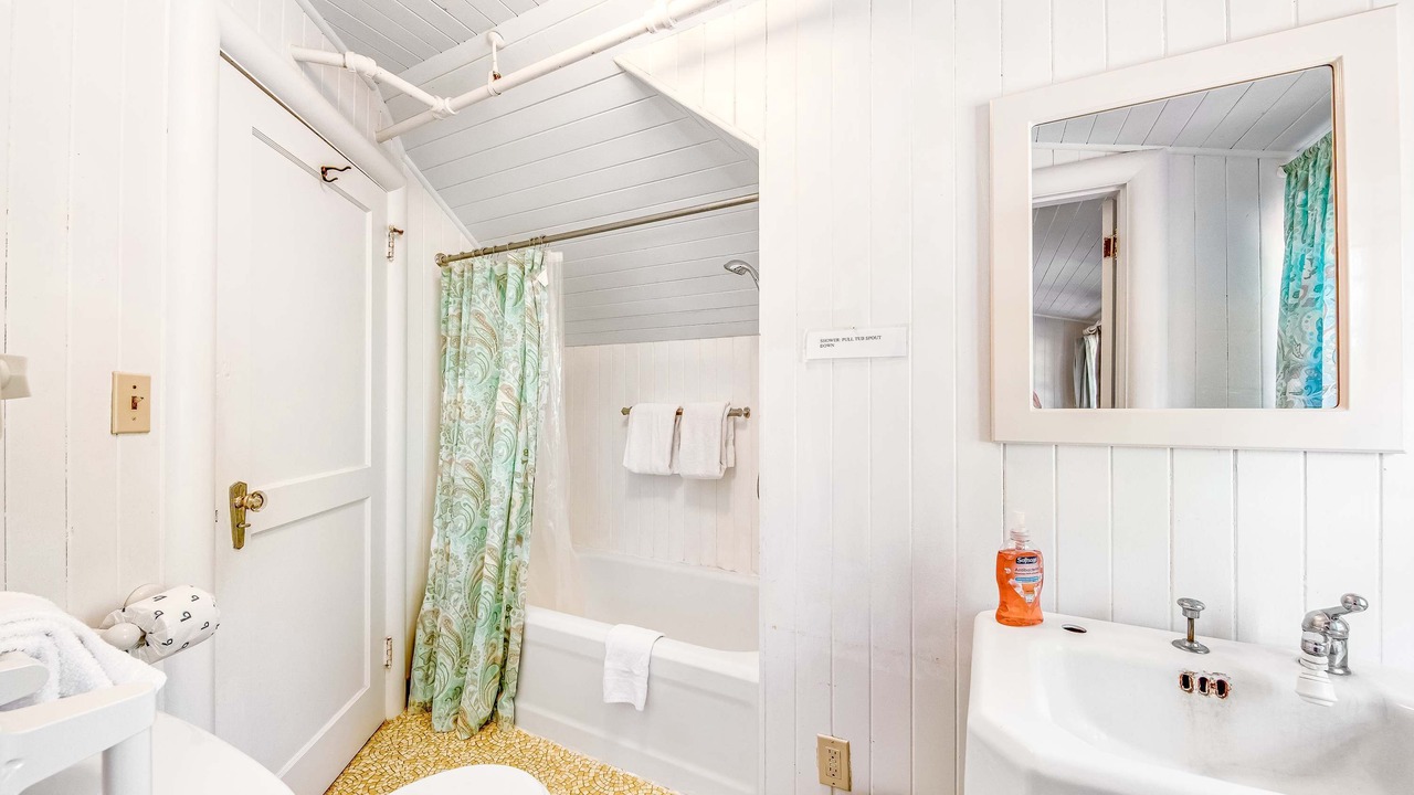 Photo of Bathroom in Gearhart