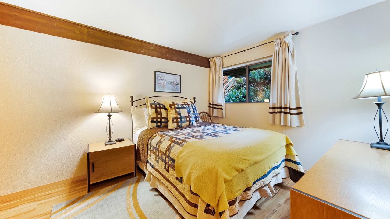 Photo of Bedroom in Historic Bayfront