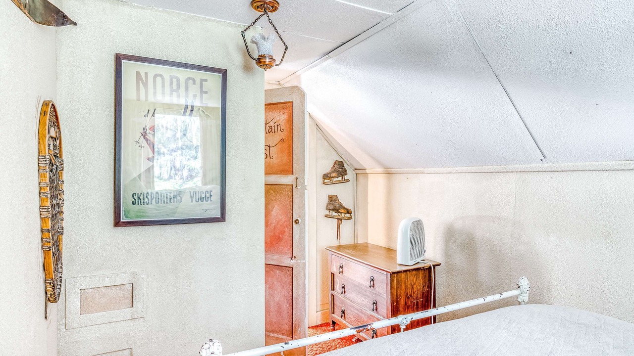 Photo of Bedroom in Government Camp