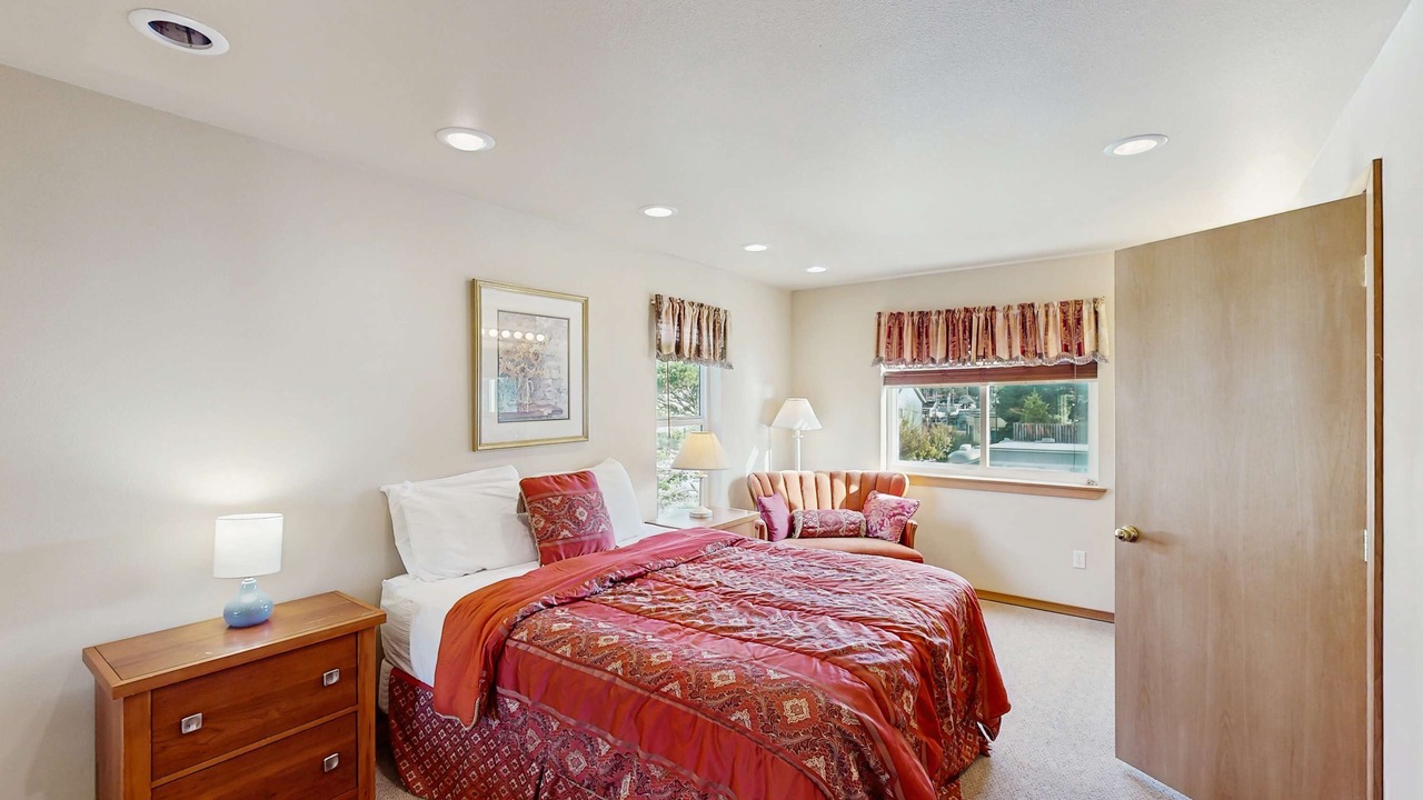 Photo of Bedroom in Port Orford