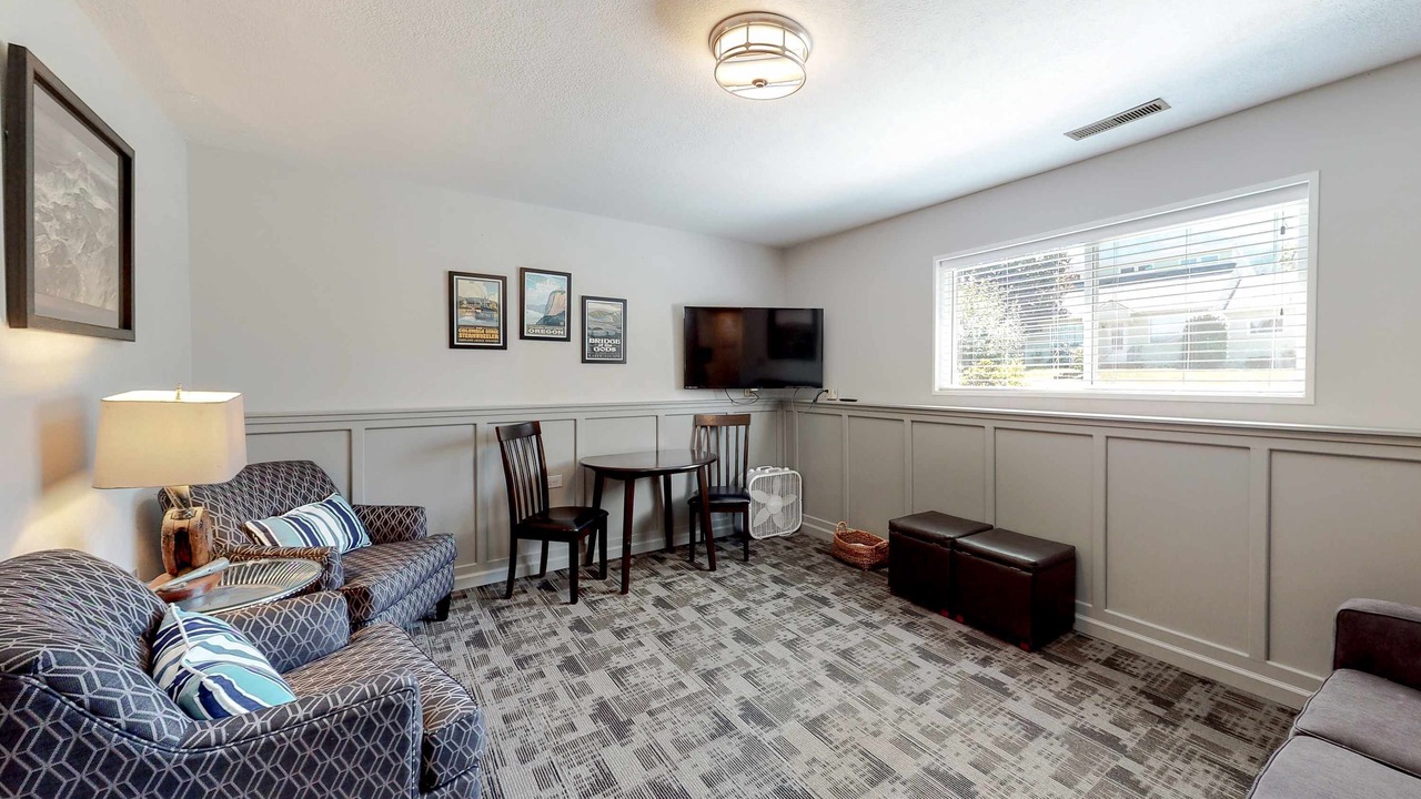 Photo of Livingroom in Cascade Locks