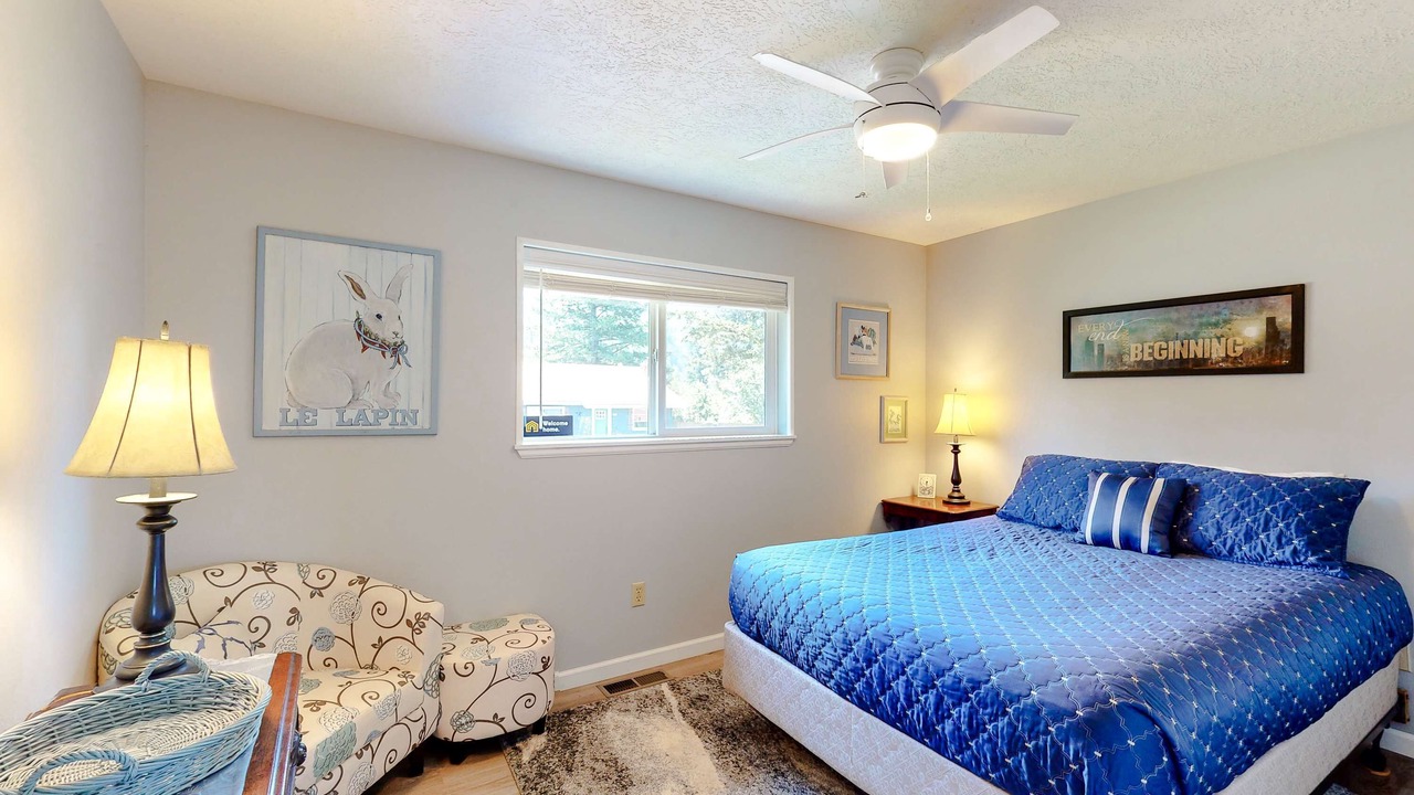 Photo of Bedroom in Cascade Locks