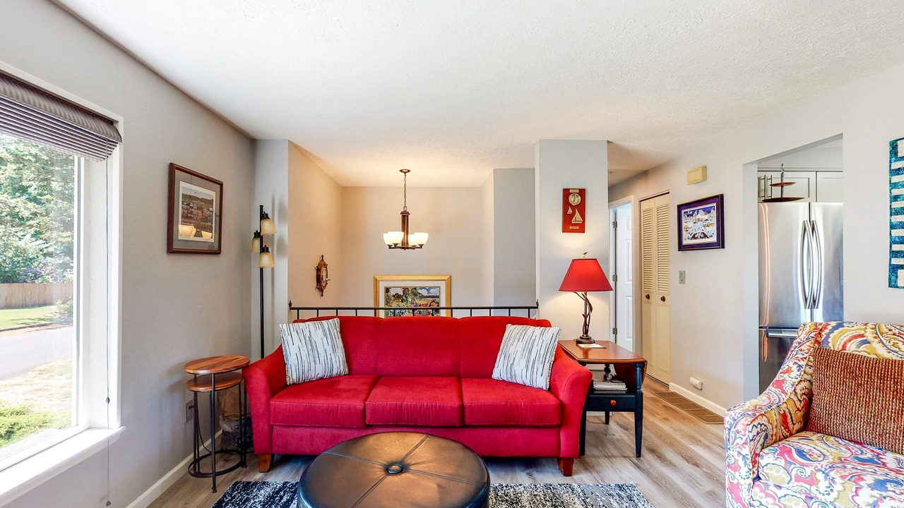 Photo of Livingroom in Cascade Locks