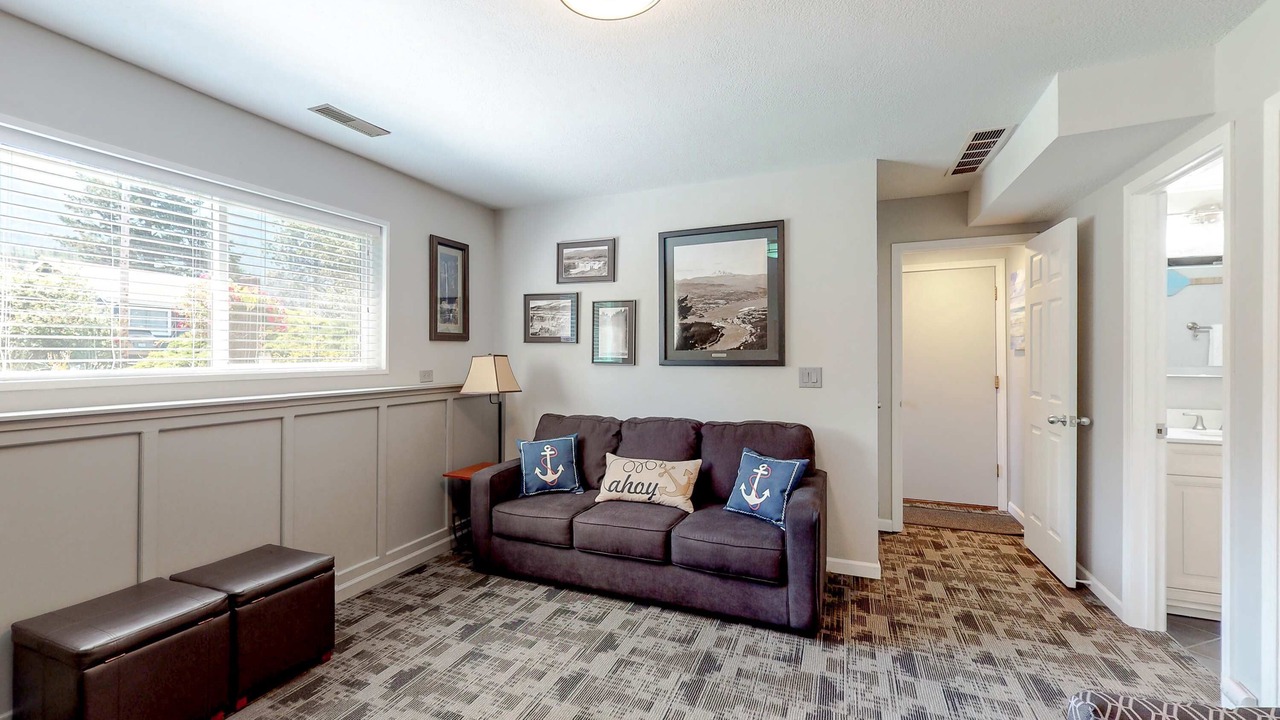 Photo of Livingroom in Cascade Locks