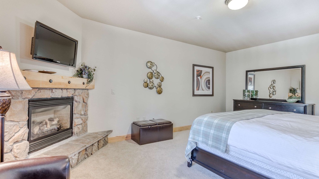 Photo of Bedroom in Government Camp