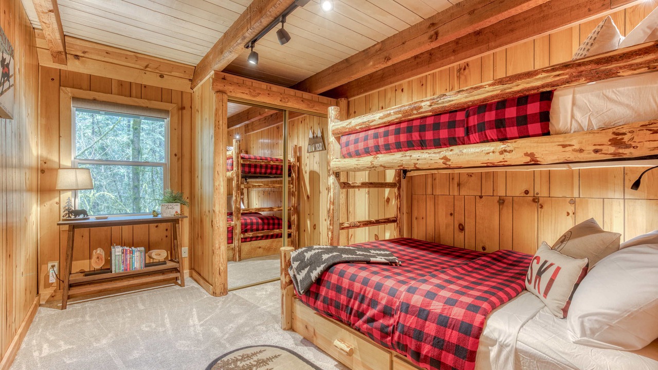 Photo of Bedroom in Rhododendron