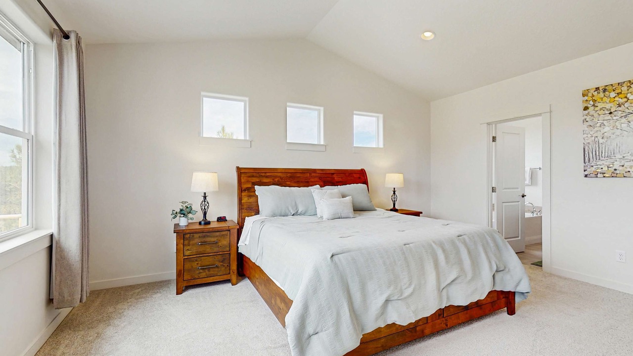 Photo of Bedroom in Sisters