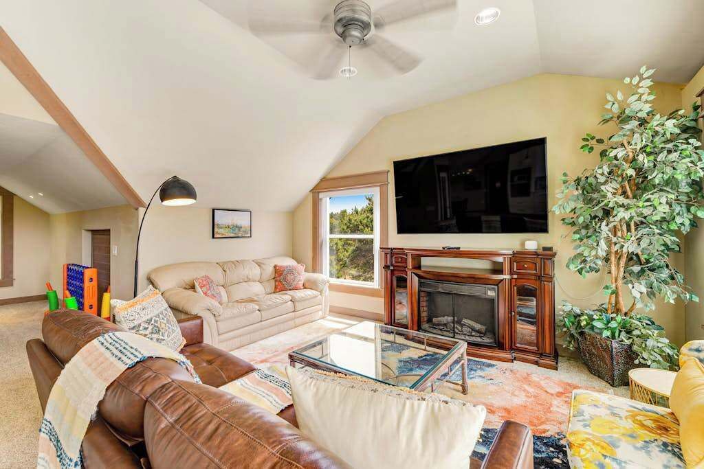 Photo of Livingroom in Bayshore