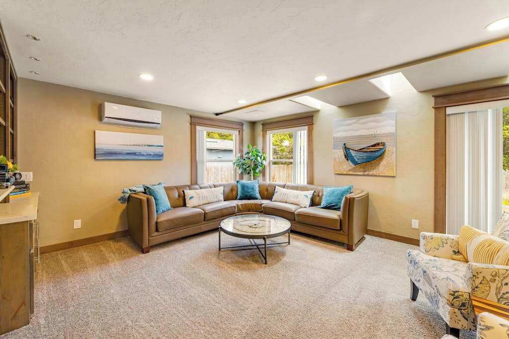 Photo of Livingroom in Bayshore
