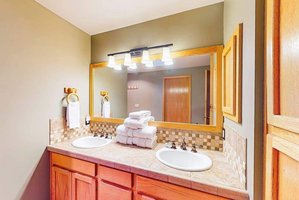 Photo of Bathroom in Deer Park
