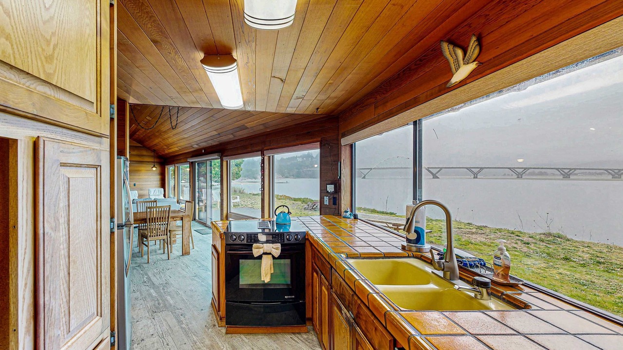 Photo of Kitchen in Bayshore
