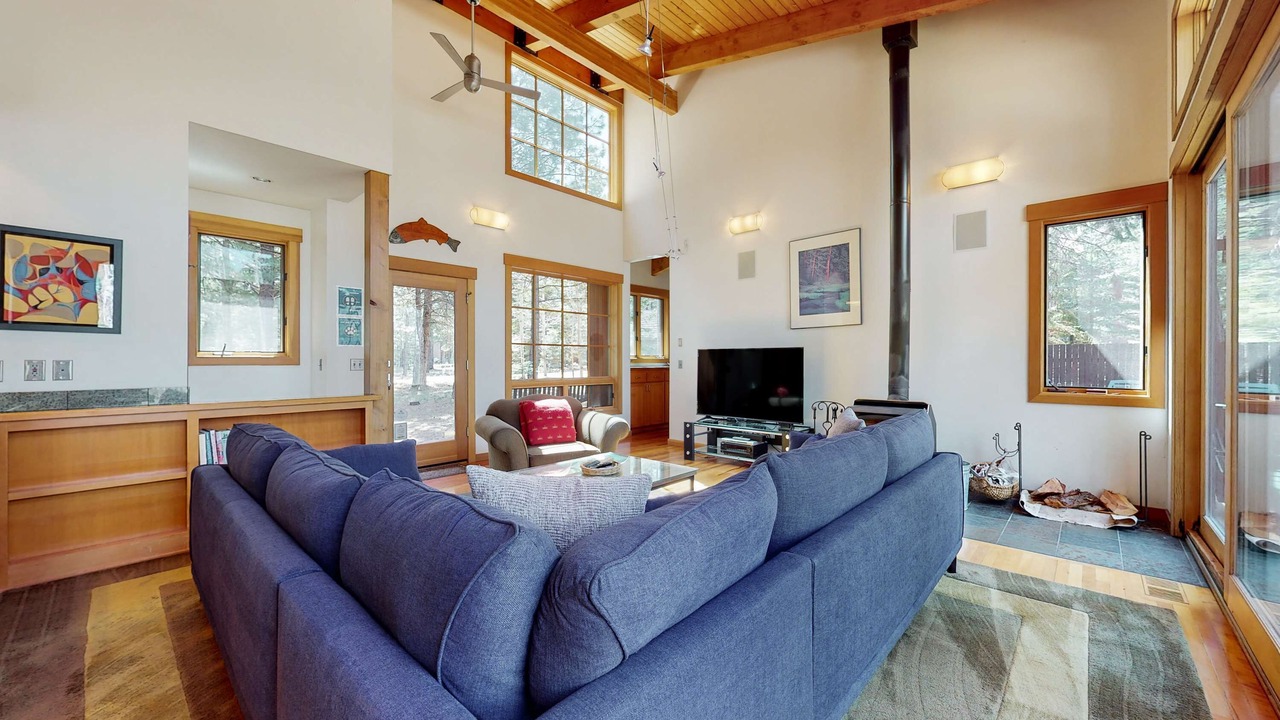Photo of Livingroom in Black Butte Ranch