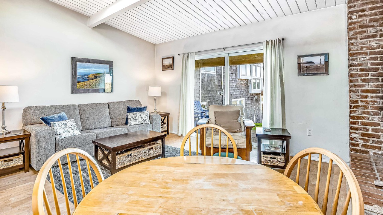 Photo of Livingroom in Gearhart