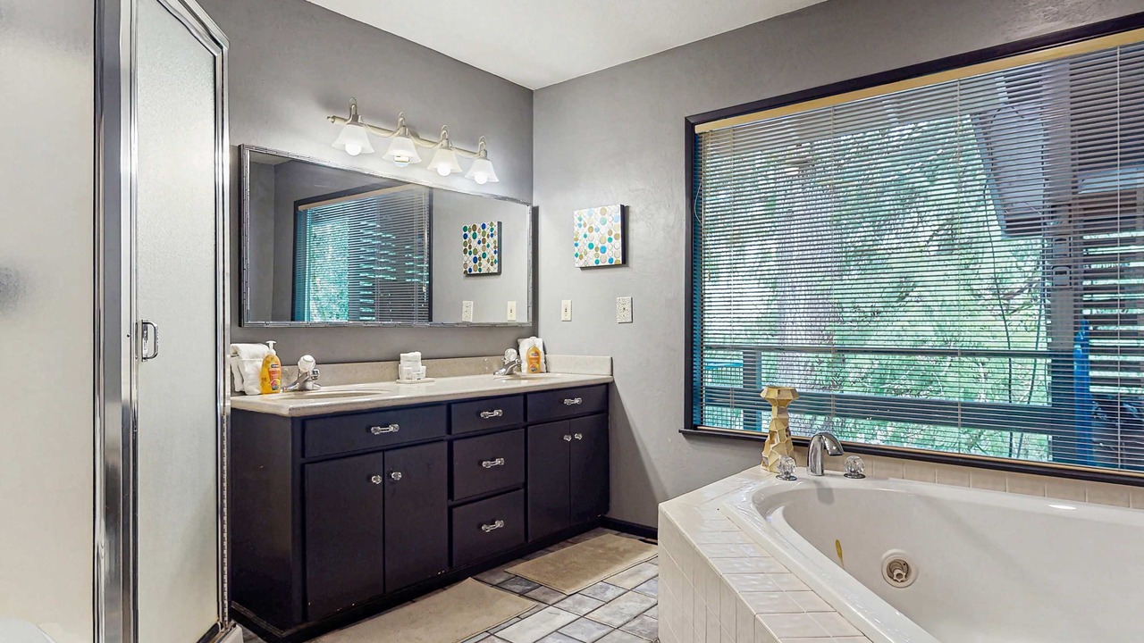 Photo of Bathroom in Rhododendron