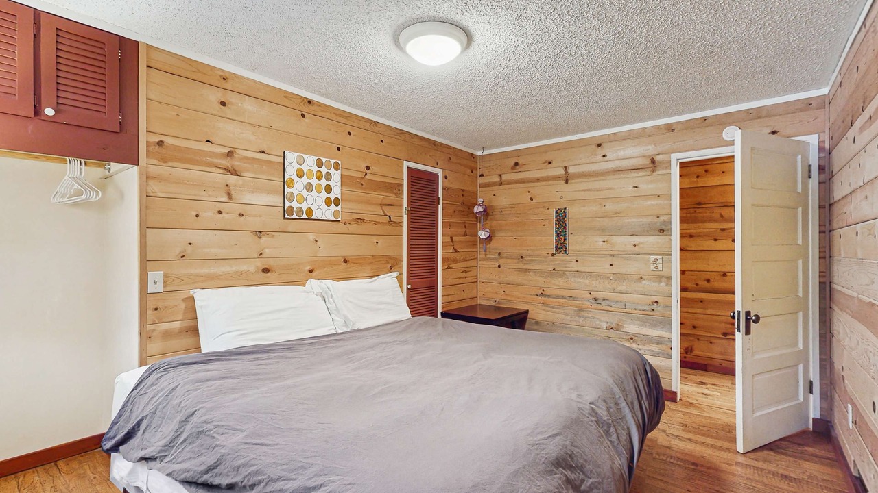 Photo of Bedroom in Rhododendron
