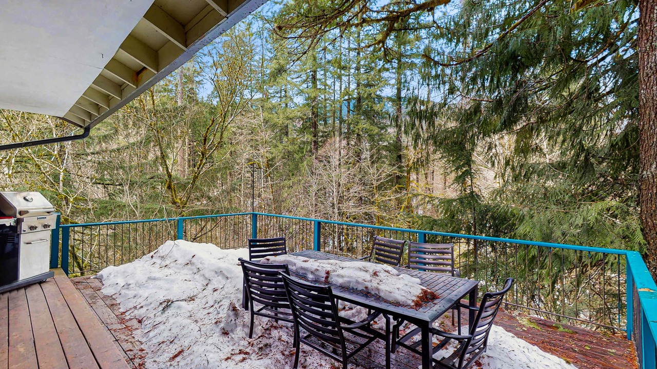 Photo of Outdoor in Rhododendron