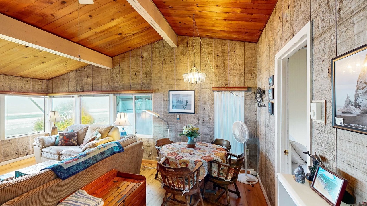 Photo of Livingroom in Arch Cape