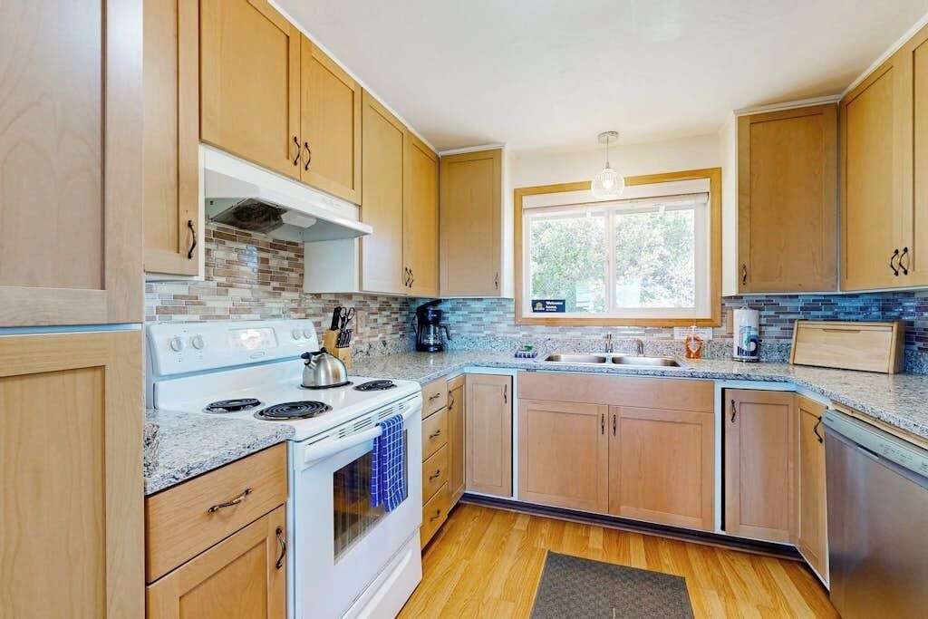 Photo of Kitchen in Seal Rock